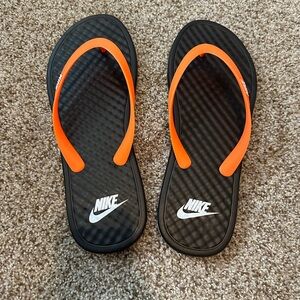New Mens Nike FlipFlops- Size 12